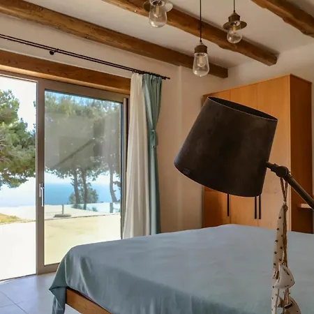 Seaview In Apollonii Lefkada